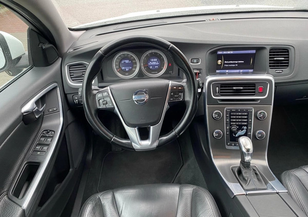 Volvo V60 cena 55900 przebieg: 244099, rok produkcji 2013 z Dęblin małe 704